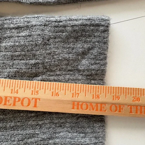 Abercrombie & Fitch Cardigan Womens Small Grey Ribbed Knit Button Front Cropped - Picture 7 of 7